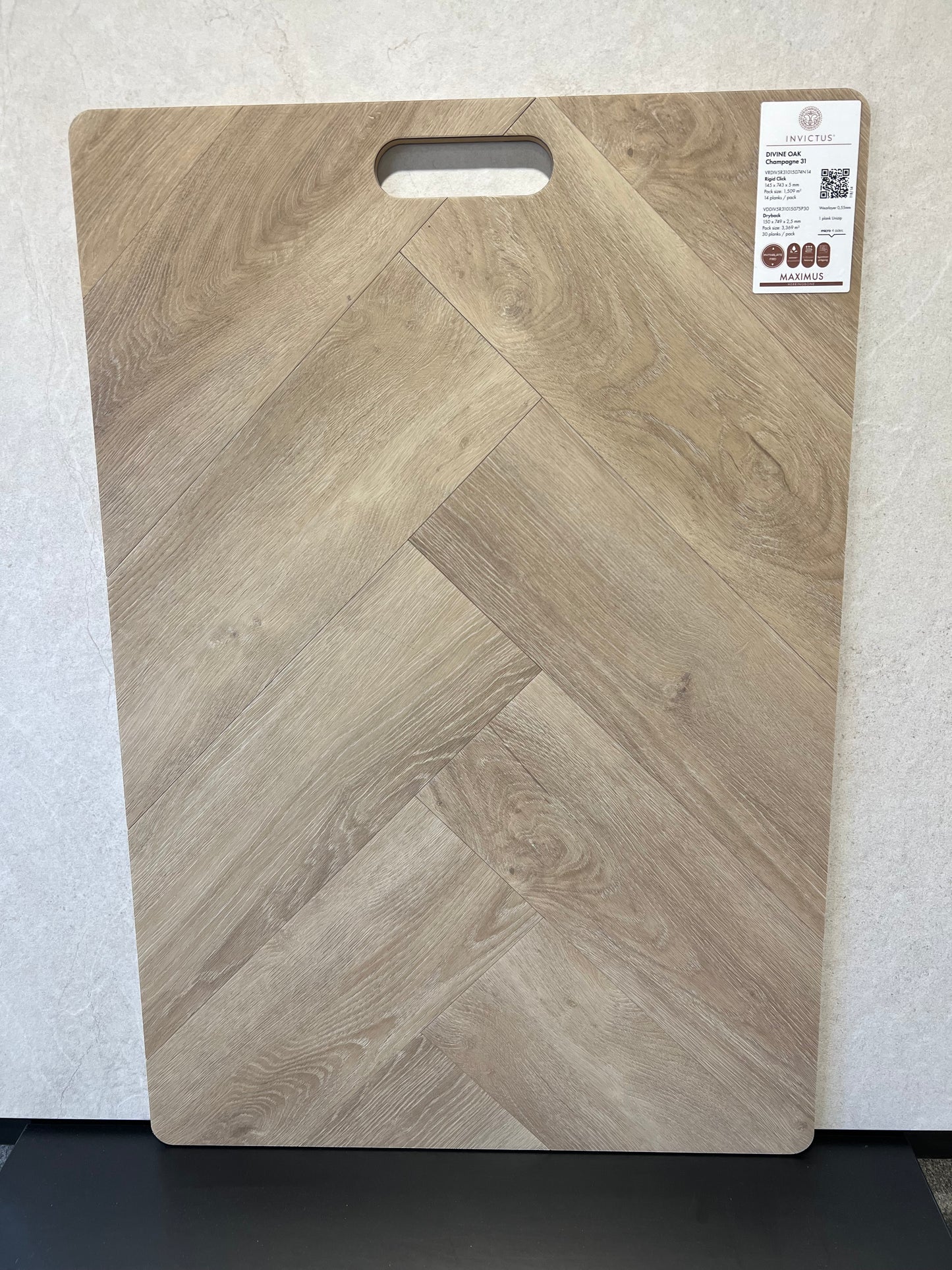 Invictus Maximus - Divine Oak - Champagne 31 - Visgraat - Dryback
